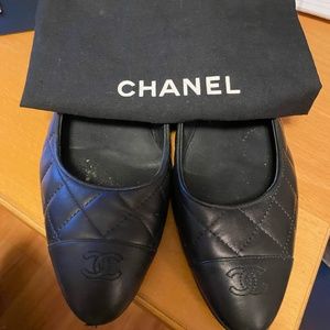 CHANEL BALLERINA FLAT IN BLACK SIZE 39.5E